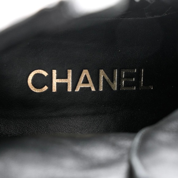 Authentic CHANEL new style combat boots with removable logo chain. 2 looks! - Picture 6 of 8